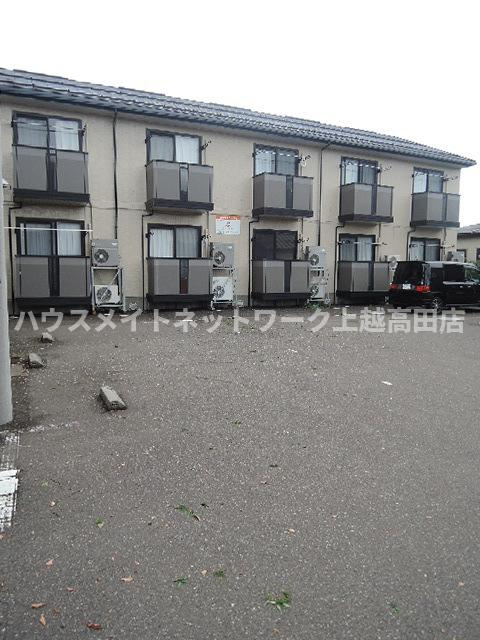 楽ハウスさいがたの駐車場|駐車場