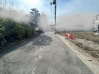 【前面道路含む現地写真】