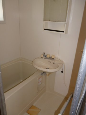 コーポ101の浴室|きれいなお風呂です