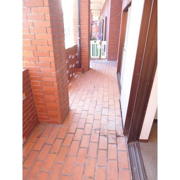 ブリックタウン壱弐参番館のバルコニー