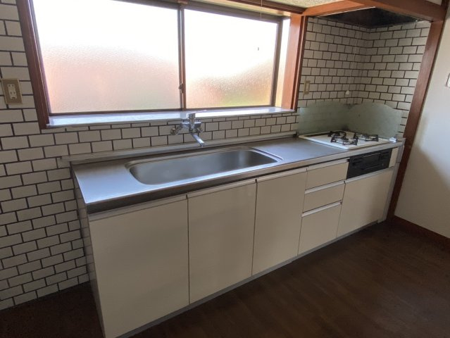 西条市飯岡1969-4のキッチン|きれいなキッチンです