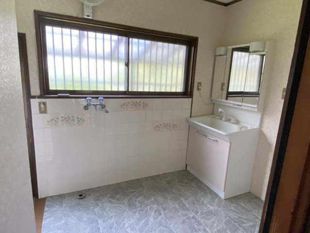 西条市飯岡1969-4の独立洗面台|独立洗面化粧台付き