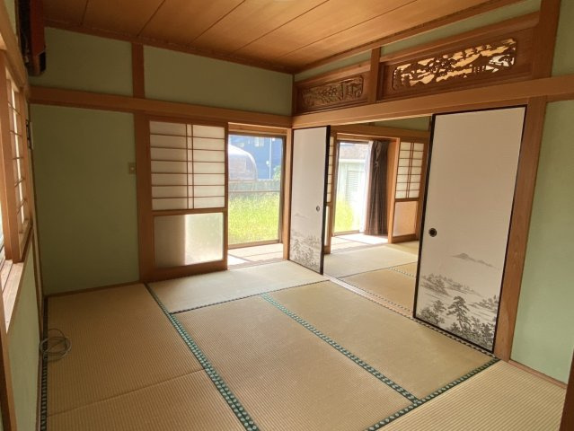 西条市飯岡1969-4の和室|和室がひろがる居住スペース
