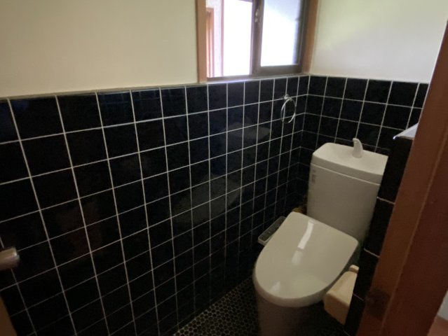 西条市飯岡1969-4のトイレ|シンプルで使いやすいトイレです