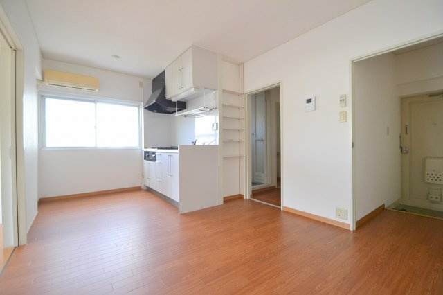 ビラ高須の居間・リビング