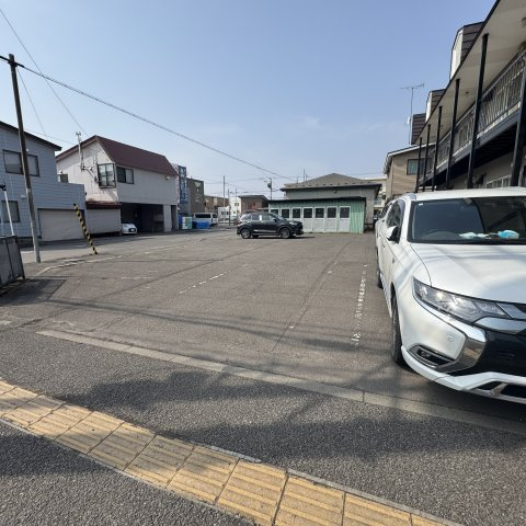 ハイツＫＡＷＡＭＵＲＡの駐車場