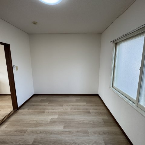 ハイツＫＡＷＡＭＵＲＡの洋室