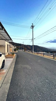 【前面道路含む現地写真】