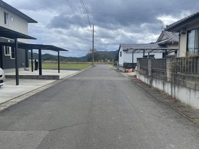 【前面道路含む現地写真】 | 宮城県白石市旭町　中古戸建
