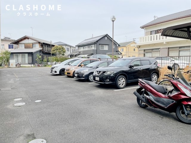 グローリーヤナセ　　　刈谷市近郊の賃貸はクラスホーム　　　の駐車場