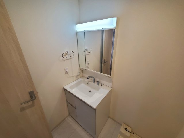 リーブルファイン西町2号棟の独立洗面台|独立洗面化粧台が付いています