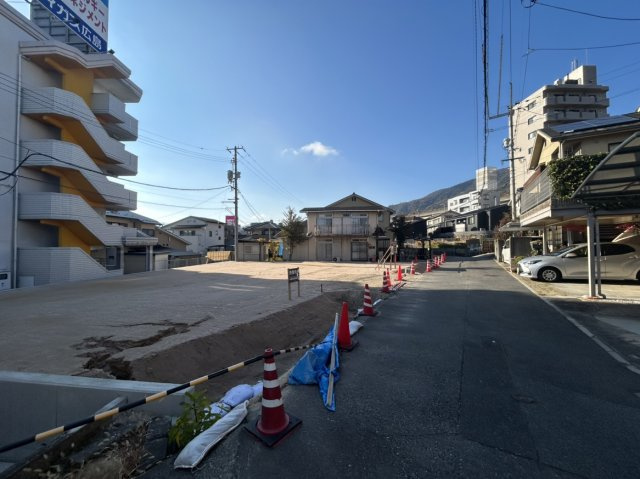 【前面道路含む現地写真】
