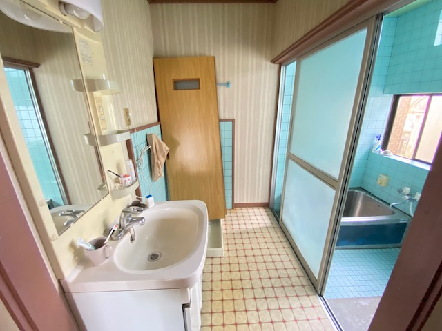 都城市早水町の中古一戸建の洗面所