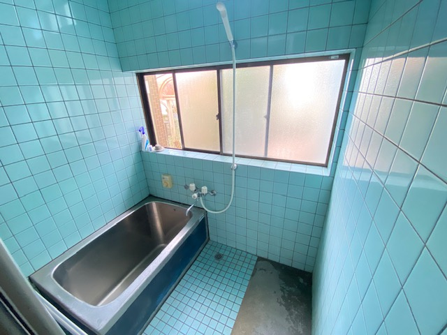 都城市早水町の中古一戸建の浴室