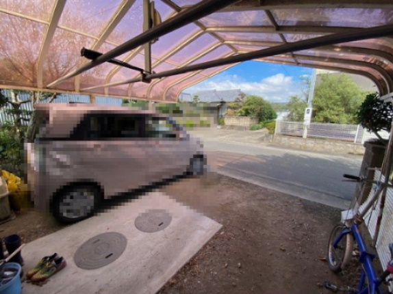 都城市早水町の中古一戸建の駐車場