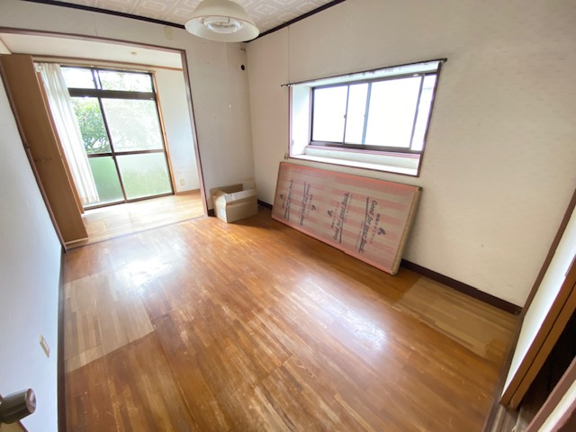 都城市早水町の中古一戸建の洋室