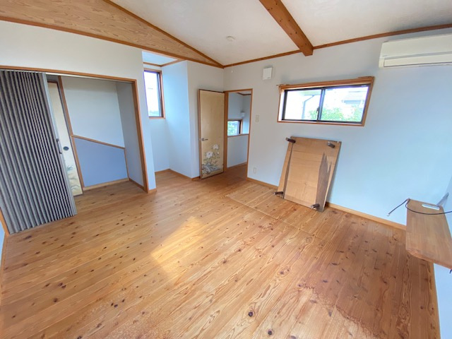 都城市早水町の中古一戸建の洋室