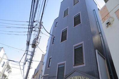 【現況写真】 | コンドミニアム小田急相模原 | 眺望の良さを楽しめるダイニングキッチンで家族団らんの時間を過ごしてはいかがでしょうか。バルコニーから見える景色を家族で眺める時間は、時間が経つのを忘れてしまいそうですね。是非、現地を見に行きましょう！