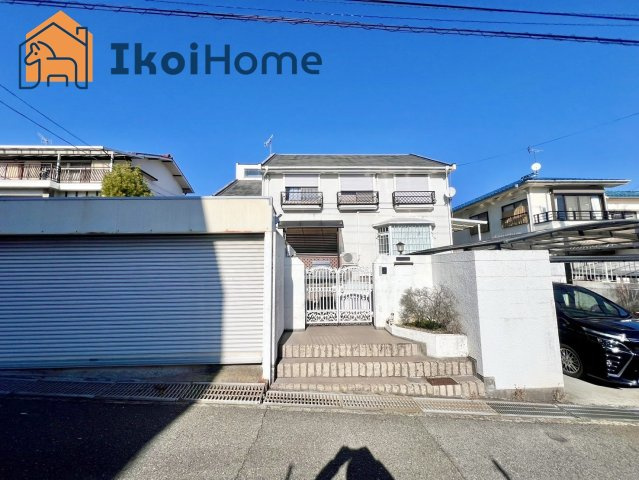 明石市大久保町山手台3丁目の外観|5LDK！LDK28帖で広々とした物件！ガレージ付き駐車場有♪近隣には買い物施設充実で嬉しい立地♪