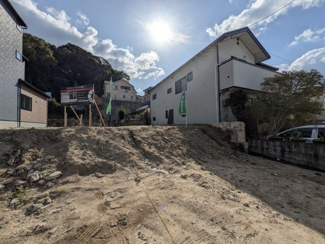 【前面道路含む現地写真】