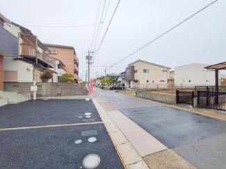 【前面道路含む現地写真】