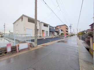 【前面道路含む現地写真】