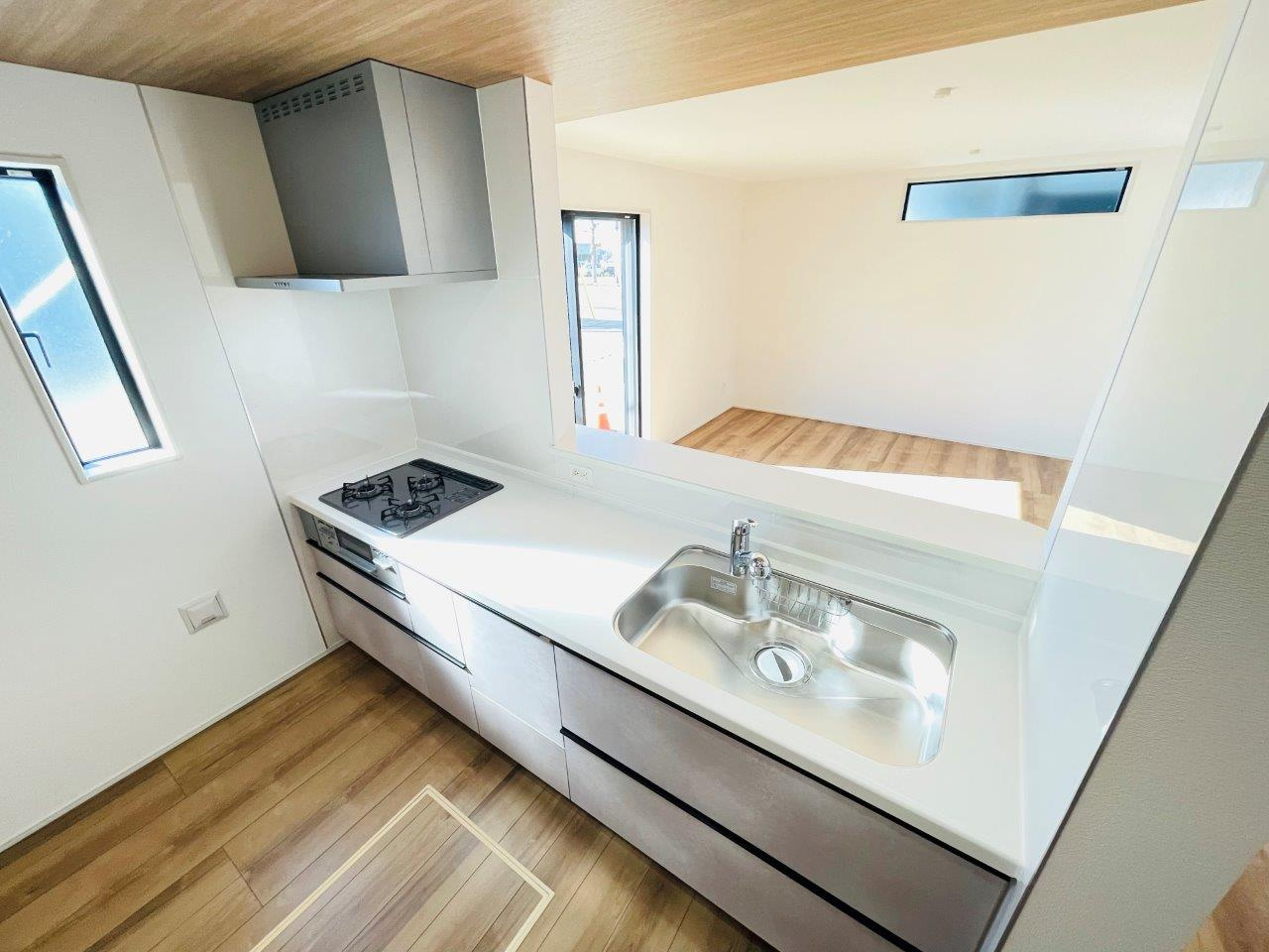 豊田市永覚新町　新築分譲住宅　全6棟　2号棟のキッチン|浄水器一体型水栓です。