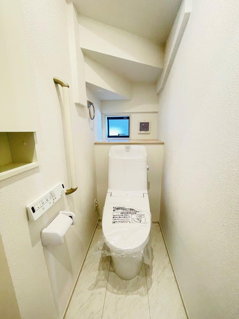 豊田市永覚新町　新築分譲住宅　全6棟　2号棟のトイレ|1階、2階とも温水洗浄機能付きトイレです。