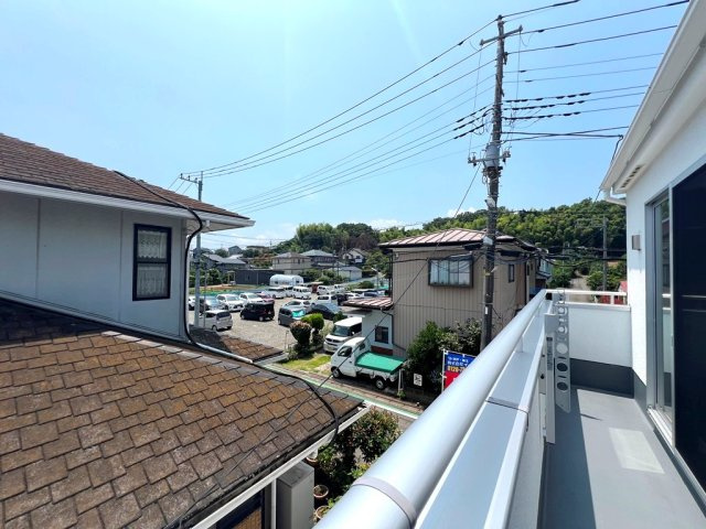 【展望】 | 周辺は長閑な環境が広がります♪
洗濯物を干す時間も、ホッと一息つけそうですね。