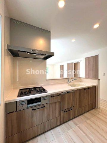 【キッチン】 | キッチンには、あると便利な「食洗機」を搭載！
食後の家事負担をグッと軽減できますよ♪