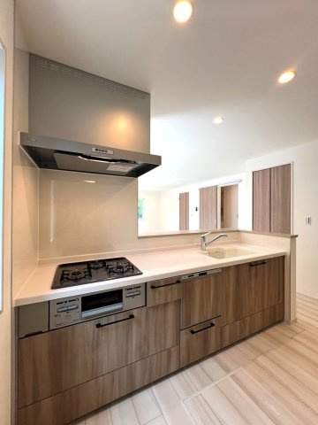 【キッチン】 | キッチンには、あると便利な「食洗機」を搭載！
食後の家事負担をグッと軽減できますよ♪