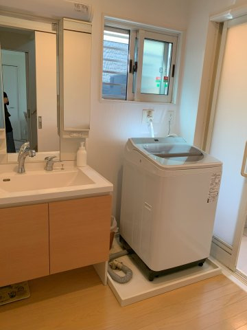 岩出市尼ヶ辻中古物件の独立洗面台