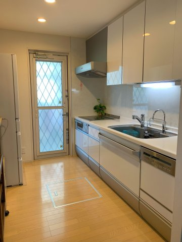 岩出市尼ヶ辻中古物件のキッチン