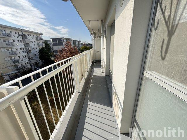 光明台29号棟のバルコニー