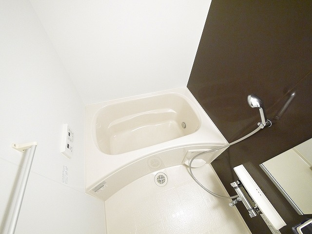 ラレースの浴室|落ち着いた空間のお風呂です