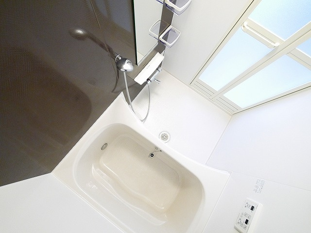 ラレースの浴室|落ち着いた空間のお風呂です