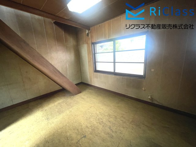 中古戸建　神戸市長田区長田天神町１丁目17の洋室|使い勝手のいい洋室です