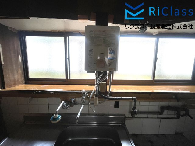 中古戸建　神戸市長田区長田天神町１丁目17のキッチン|湯沸かし器