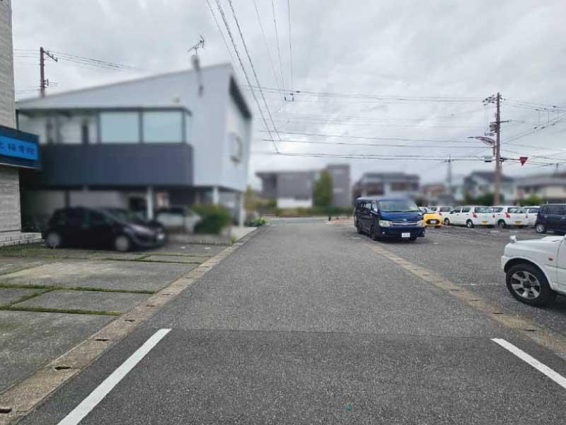南御座　中古戸建の前面道路含む現地写真