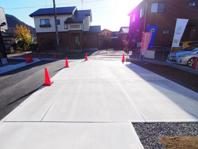 【駐車場】 | Blooming　Garden　御山沢田　２号棟