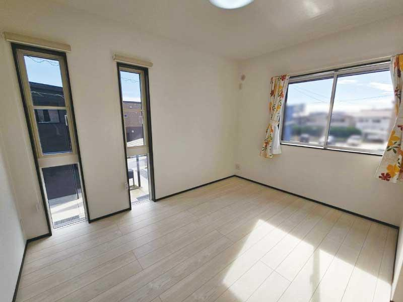 西野田町　中古戸建の洋室|2Ｆ