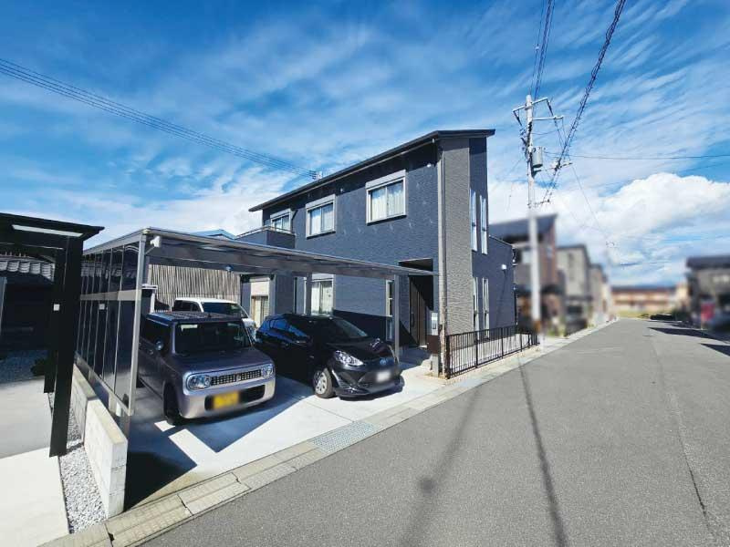 西野田町　中古戸建の前面道路含む現地写真