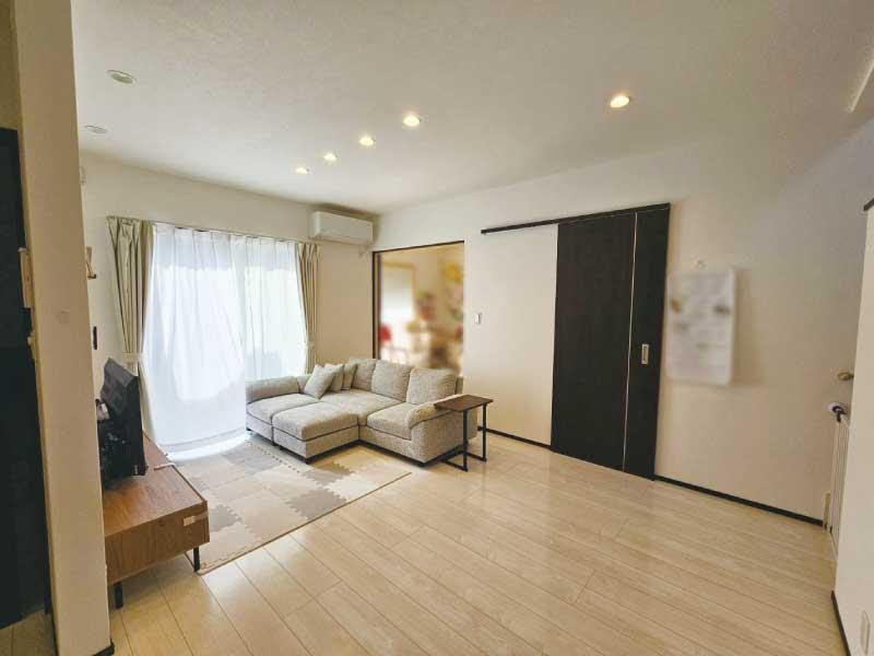 西野田町　中古戸建の居間・リビング|ＬＤＫ　18.7帖