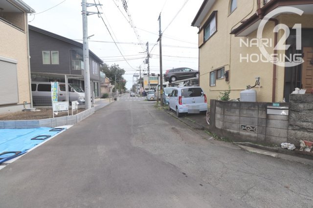 【前面道路含む現地写真】 | 武蔵村山市伊奈平5丁目　新築　全2棟　1号棟 | 前面道路含む現地写真です