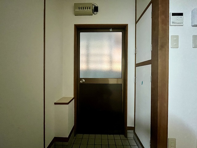 桟橋通三丁目S貸家（１階のみ）の玄関