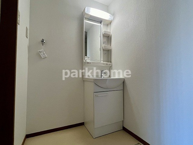 桟橋通三丁目S貸家の独立洗面台