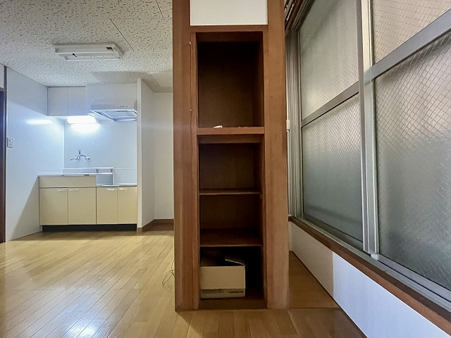 桟橋通三丁目S貸家の居間・リビング