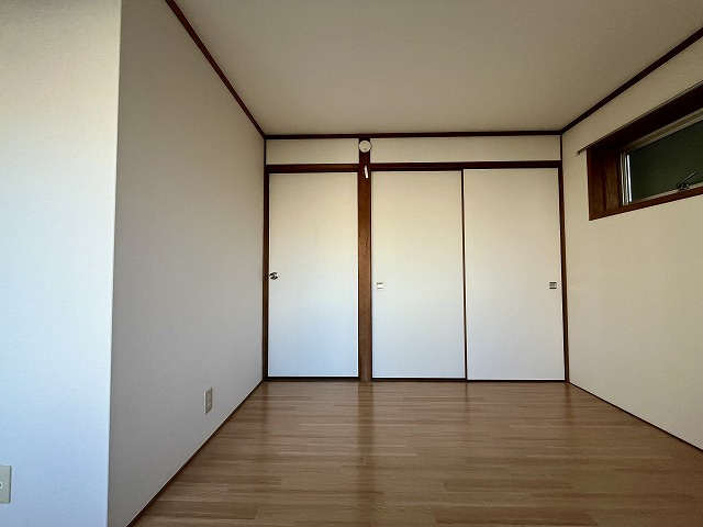 桟橋通三丁目S貸家の洋室