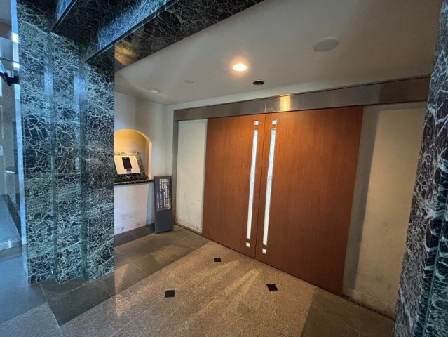 アルテガーデンのロビー