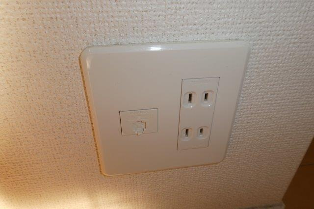 フラット・パインの設備|電話モジュラー